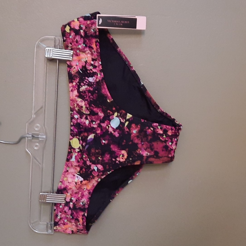 NWT VS Malta hydrangea print cheeky bottoms
